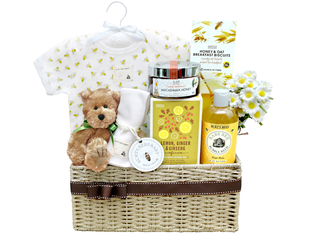 https://hittoor.website/images/New-Born-Baby-Gift/640x480/Baby-Gift-Basket-z21~PIC36668780_v3.jpg